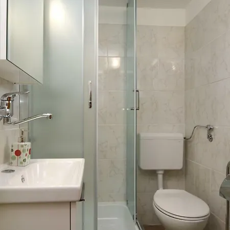 Damirk Apartment *